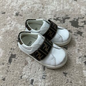 Fendi Nappa leather unisex toddler sneakers size 21